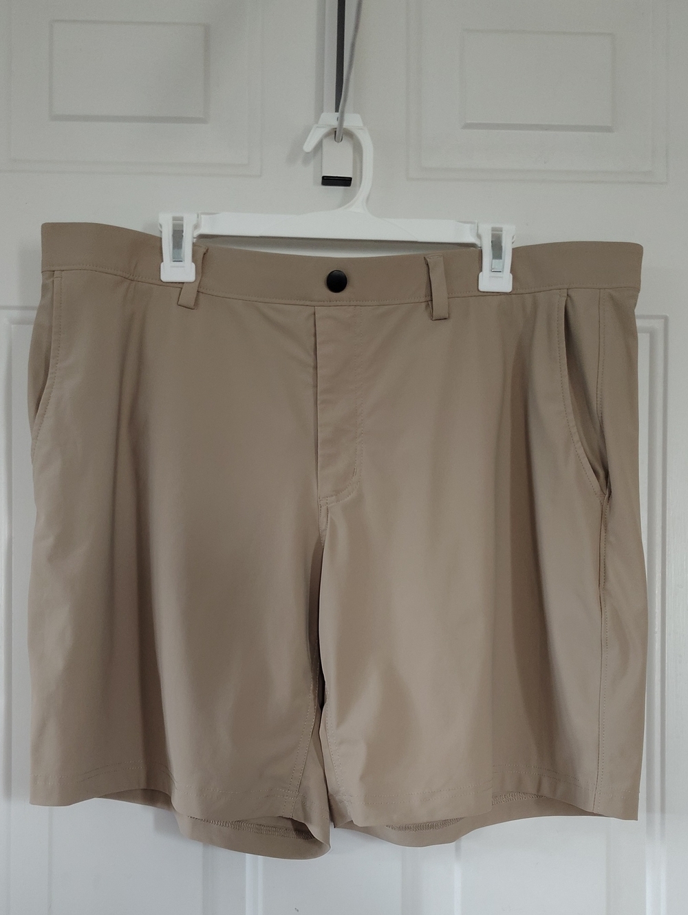 PGA Tour Men's Khaki Flat-Front Performance Shorts XL